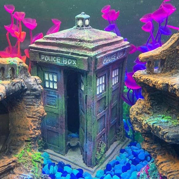 Fish Tank Doctor Who Tardis Police Box Decoration - Picture 3 of 3